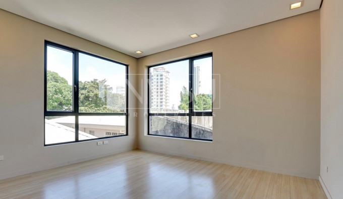 Elegant Spacious Residence