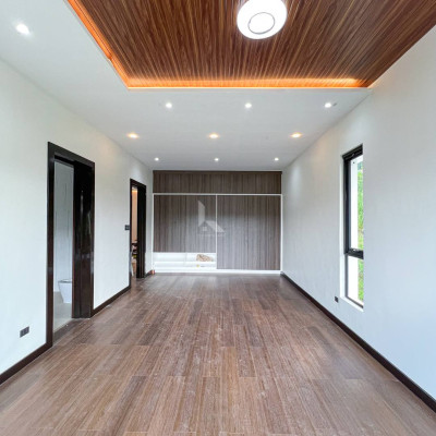 Upscale Modern Tropical House and Lot For Sale in Sun Valley