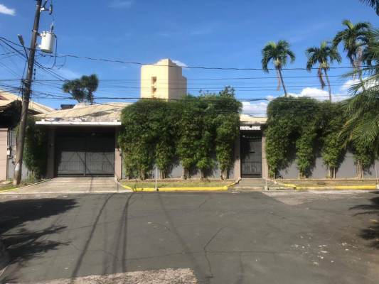 Brilliant 4-Bedroom House for Sale near Congressional Ave, QC