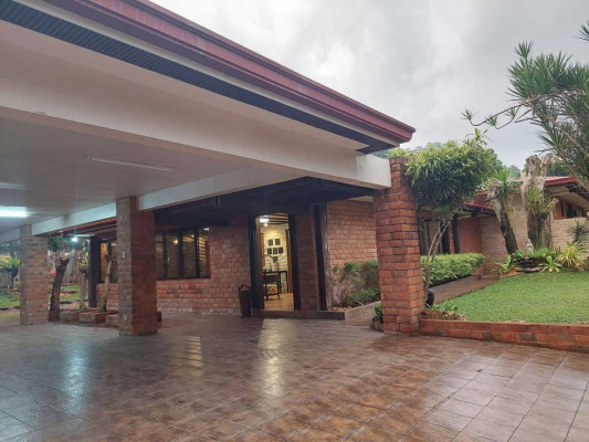 Big Bungalow with Big Lawn and 10 Carpark in Maria Luisa Park Subdivision