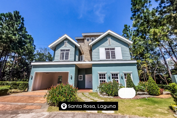 Experience English countryside with this 2-Storey House and Lot for Sale