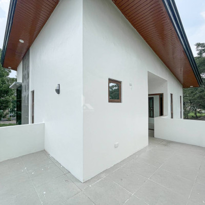 Pleasing Modern Contemporary House and Lot For Sale