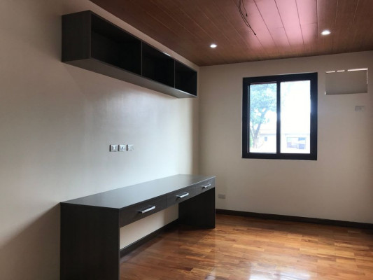 2 STOREY HOUSE AND LOT FOR SALE BF HOMES