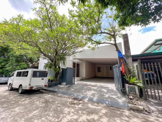 A Magnificent Dream House for Sale In Parañaque