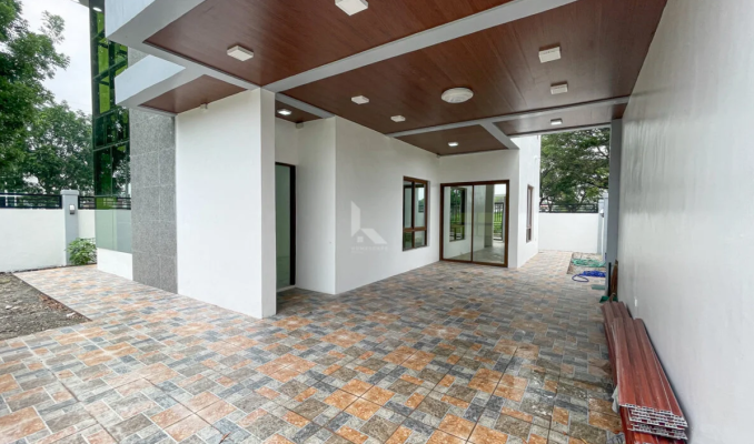 Pleasing Modern Contemporary House and Lot For Sale in South Point,
