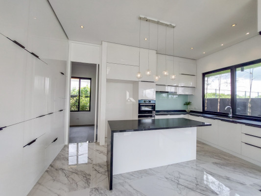New Built Modern House and Lot for Sale in Nuvali Sta, Rosa Laguna