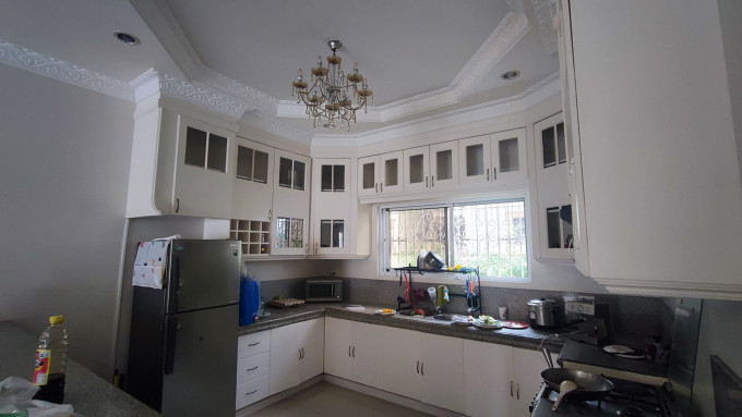 PRE-OWNED BUNGALOW HOUSE WITH POOL FOR SALE/LEASE