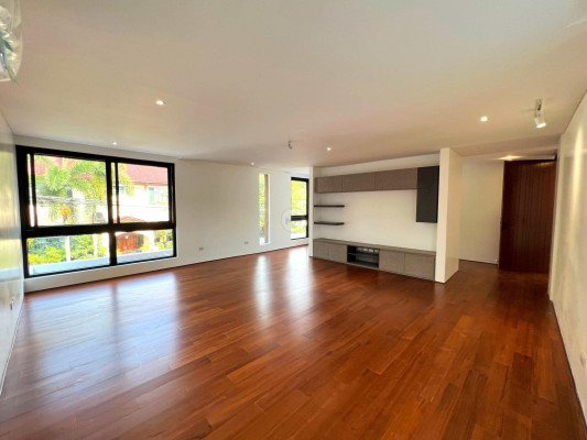 A Luxurious Brand New House and Lot for Sale in Capitol Golf Hills Subd