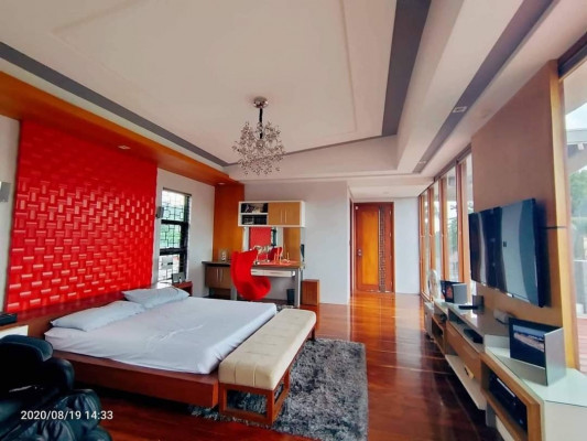 MODERN THREE STOREY HOUSE FOR SALE