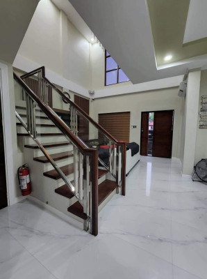 This modern and luxurious home