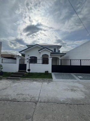 Parañaque (Better Living) Renovated Single Detached House and Lot For Sale
