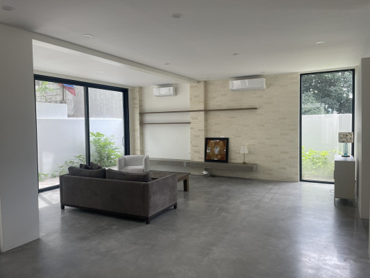 Grab this Spacious 4-Bedroom House in Lindenwood Residences