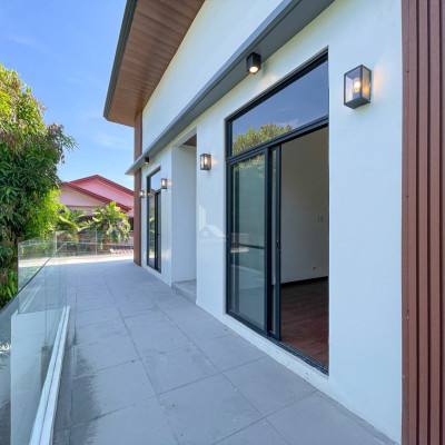 Gorgeous Brand New Modern Corner Lot House For Sale