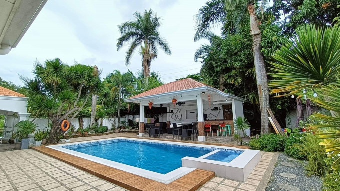 HUGE FURNISHED MANSION HOUSE WITH SWIMMING POOL FOR SALE