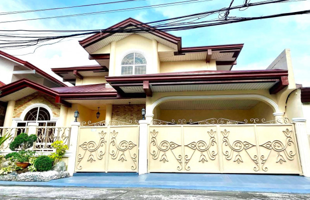 Fully Renovated House in Bf Homes Paranaque