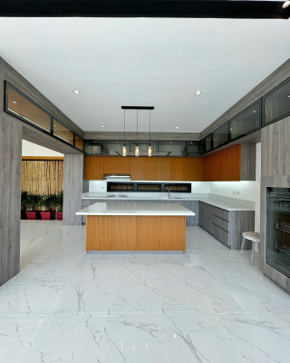Brand New 6-bedroom Modern Tropical House for Sale