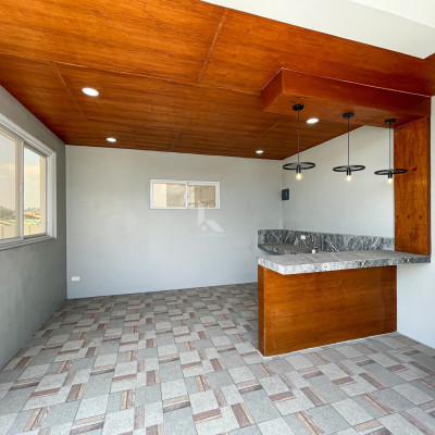 Bright and Airy Modern Home For Sale in Greenwoods Executive Village