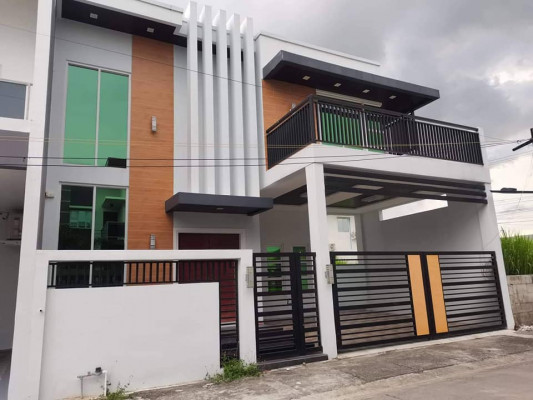 HOUSE AND LOT WITH POOL NEAR KOREAN TOWN AND CLARK