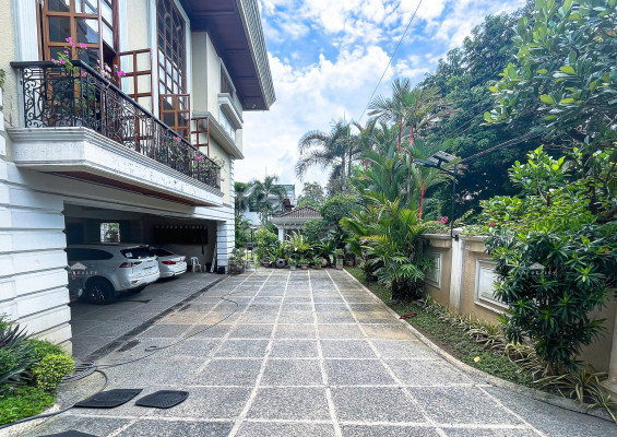 house for sale in  Loyola Grand Villas