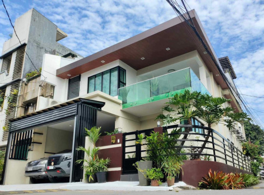 Timeless  5-Bedroom House and Lot for Sale in Project 6
