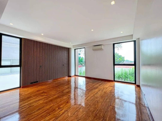 An Astonishing  Brand New House and Lot for Sale in Whiteplains Village