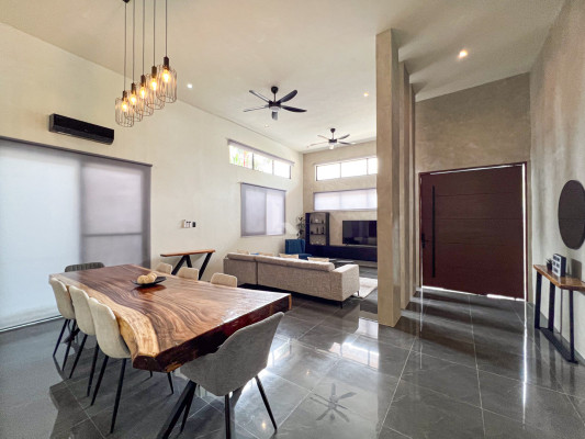 Elegant Modern Contemporary Home For Sale