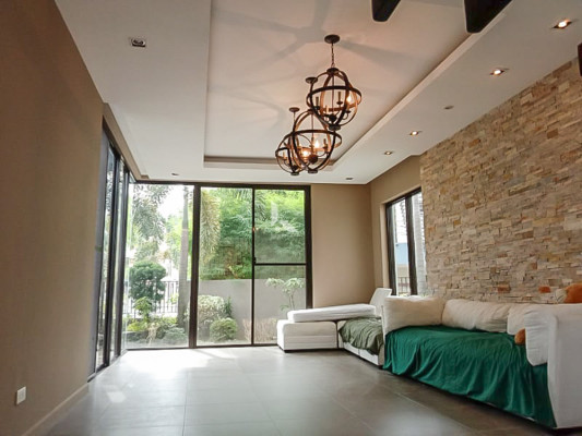 Pristine Modern Corner House and Lot for Sale in Filinvest East, Cainta Rizal