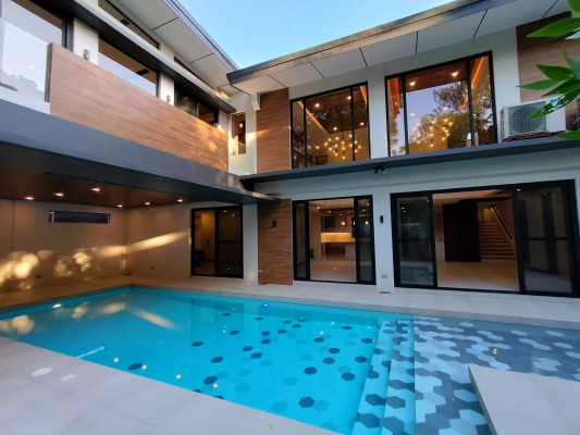 Dazzling Brand New Modern House in Ayala Alabang Village