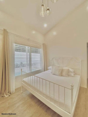 This American Motif-Inspired House for Sale in Amadeo