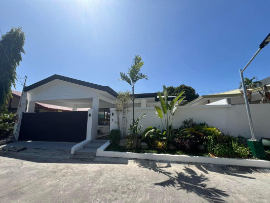 A Marvelous House and Lot for Sale in BF Homes, Parañaque