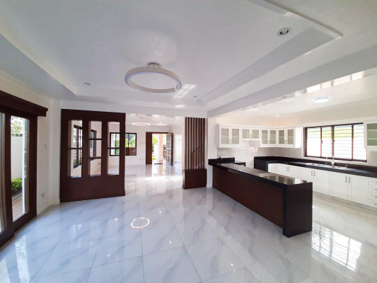 Modern Contemporary House w/ Majestic view of Metro Manila