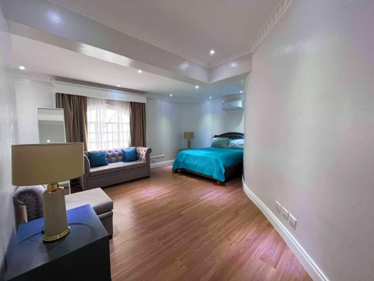 Mansion House for Sale in Angeles City near Clark Pampanga!