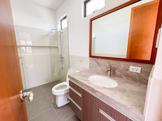 A Splendid 2 Storey House for Sale in Parañaque