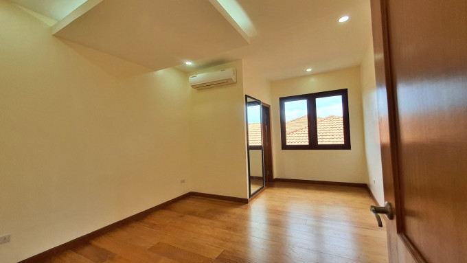 Massive Brand New House in Portofino South