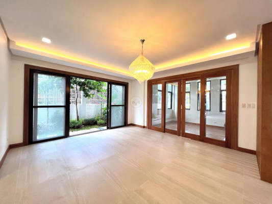 Prime Grandeur House and Lot for Sale