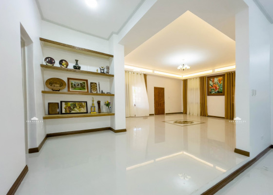 Prime Triple Corner Lot House for Sale in Foggy Heights, Tagaytay-Cavite
