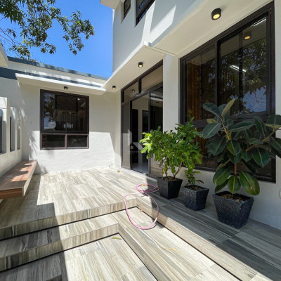 Astounding Modern Contemporary House and Lot For Sale in BF Resort, Las Pinas Ci