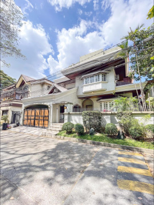 Majestic 4-Bedroom House for Sale in Loyola Heights Diliman