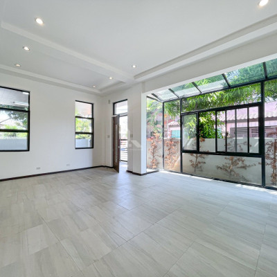 Gorgeous Brand New Modern Corner Lot House For Sale