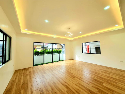 House & Lot for SALE in Greenwoods Executive Village,