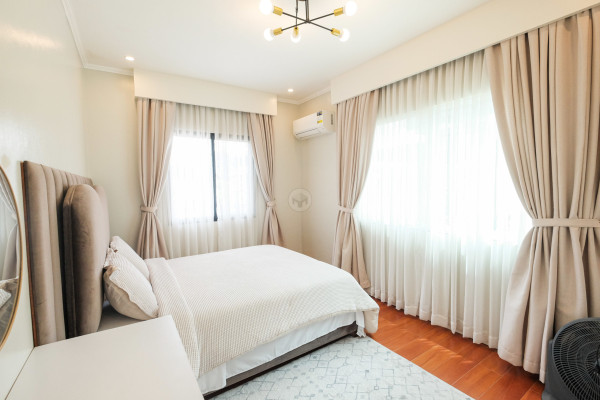 Inviting 5-Bedroom House and Lot for Sale