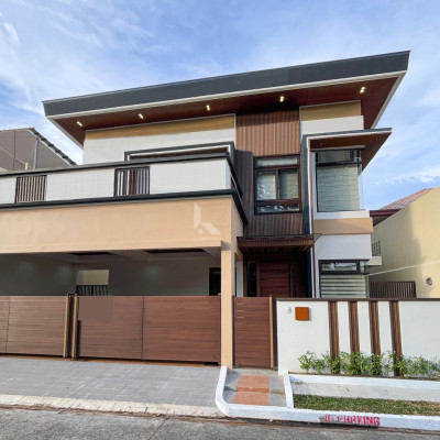 Sophisticated Modern Contemporary House and Lot For Sale