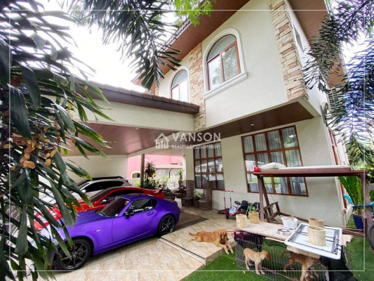 PORTFINO HEIGHTS HOUSE WITH POOL