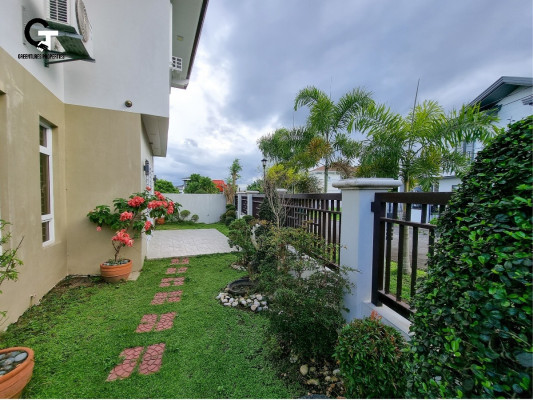 Two Storey Modern Corner House & Lot in Chateu De Paris