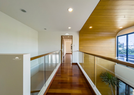 Japandi Interior Decorated 4BR Duplex for Sale in AFPOVAI, Taguig City
