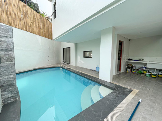 3 Storey Modern House and Lot with a Swimming Pool