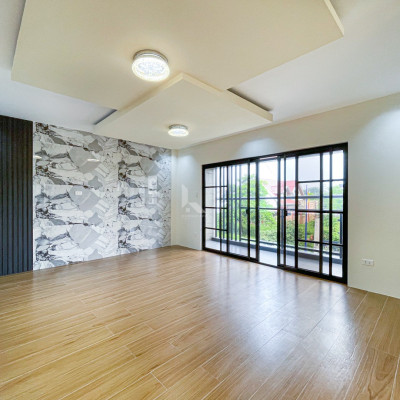 Sophisticated Modern Industrial House and Lot For Sale