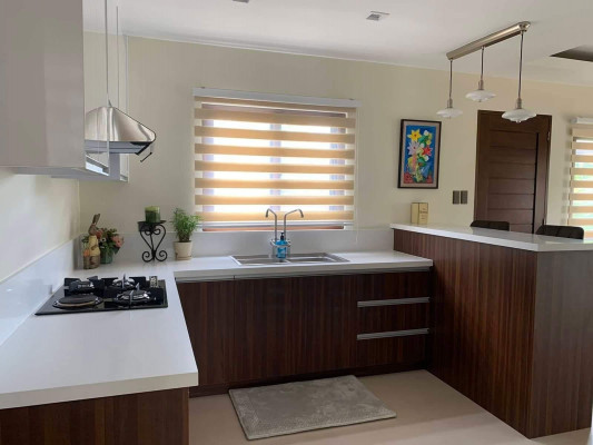 PORTOFINO HEIGHTS LUXURY HOME