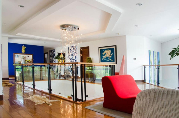 A Modern Corner House and Lot for Sale in Alabang