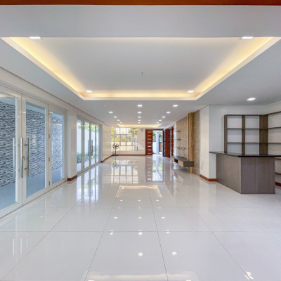 Astounding Luxury House and Lot For Sale in Doña Carmen Heights